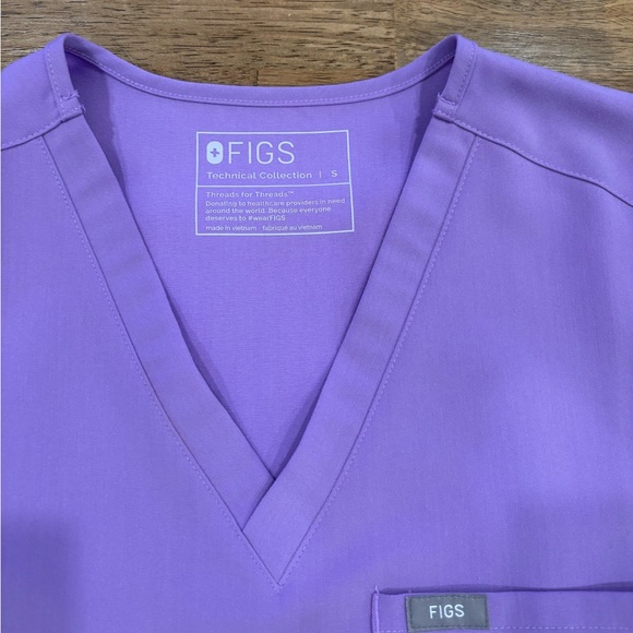 Lilac Dawn Figs Scrub Set
Bottoms size: M
Top size: S - Picture 2 of 3